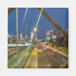 Genom stängslet magnet