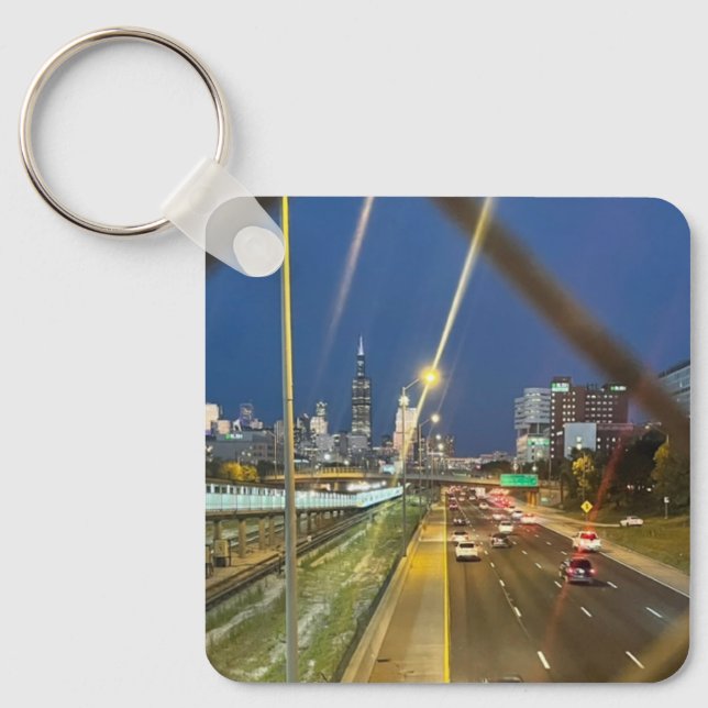 Genom stängslet nyckelring (Framsida)