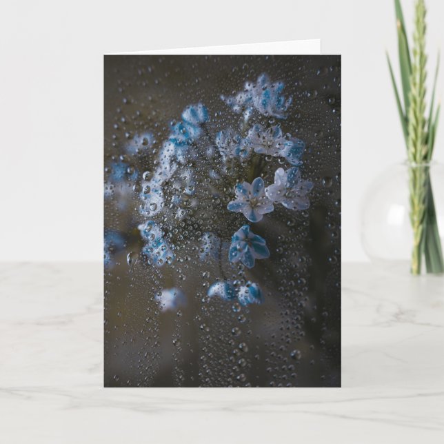 Gentle Blue Flowers in Rain, Fine Art Condolence Kort (Framsida)