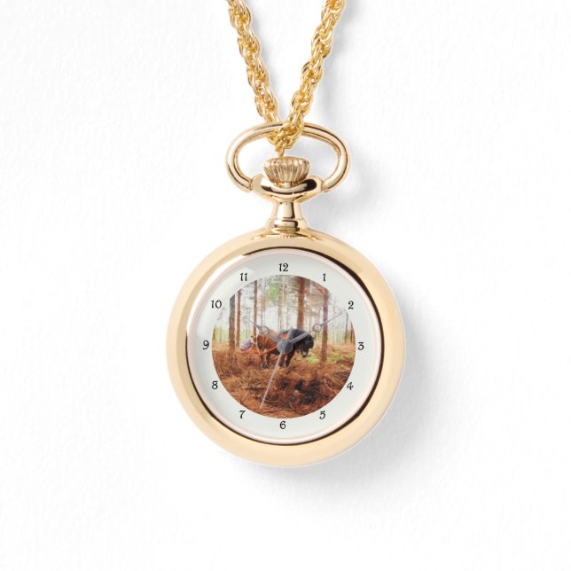 Gentle Giant - Draft Horse Hauling Logs in Forest Armbandsur (Framsida)