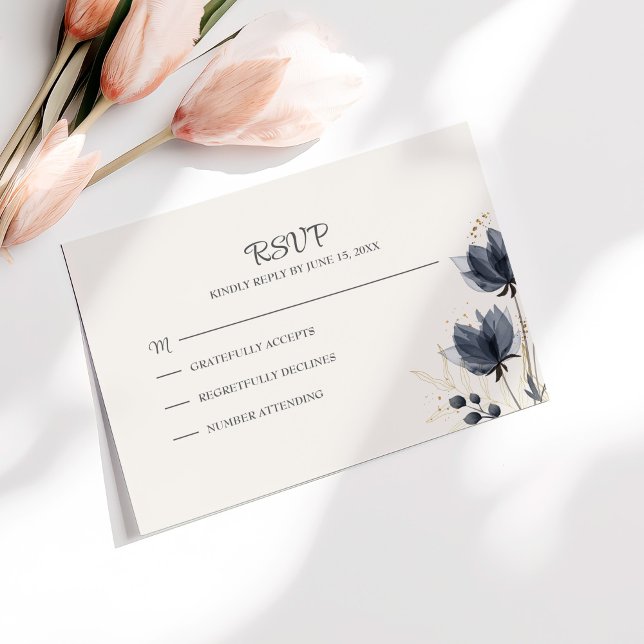 Gentle Grått Flowers Bröllop OSA Card Tack Kort (Gentle Gray Flowers Wedding RSVP Card on a white table)