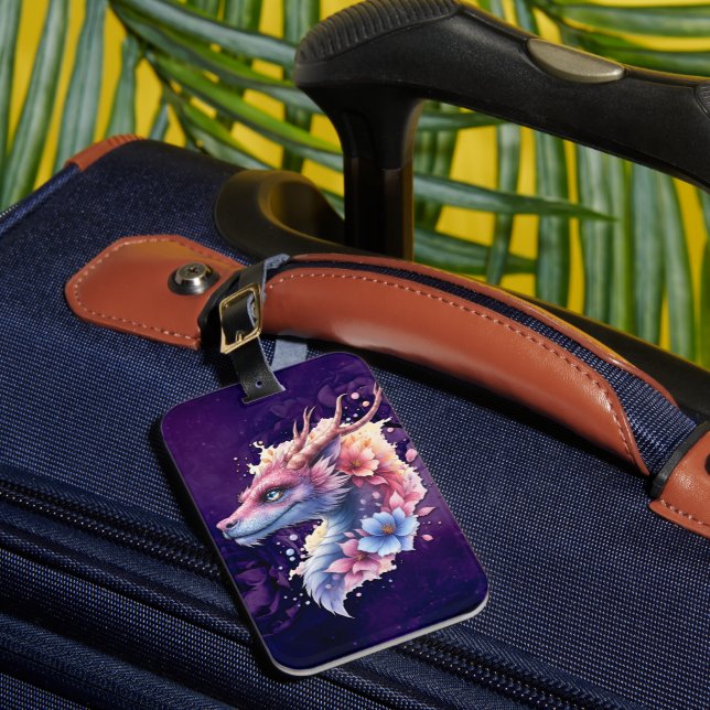 Gentle Guardian Dragon.  Bagagebricka (Framsida Insitu 1)