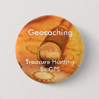 Geocaching skattjakt vid GPS-bylte klämmer fast