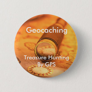 Geocaching skattjakt vid GPS-bylte klämmer fast Knapp