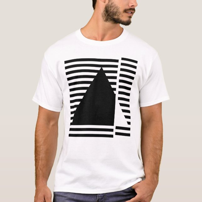 Geometric Bauhaus triangle inspired design T Shirt (Framsida)