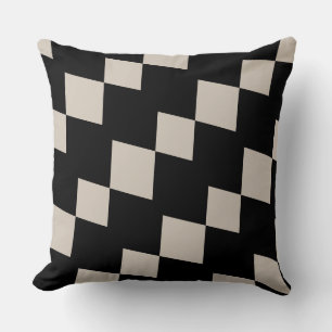 Geometric Black and Ivory Triangle Modern Cushion Kudde