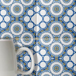 Geometric Blue and White Moroccan Azulejos Kakelplatta<br><div class="desc">Den keramiska plattan har en harmonisk blandning av geometriskt och blommigt inslag. Rutan är försedd med en rad koncentriska cirklar, där varje lagrar skryter med olika mönster och skuggor, skapar en maskerande visuell effekt. Det yttersta lagrar kännetecknas av fet blå konturer som bildar sexkantsformer. Dessa hexagoner kapslar in delikata motiv...</div>