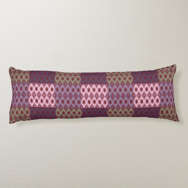 Geometric Ethnic Pattern Body Pillow – Burgundy Re Kroppskudde (Baksidan)