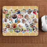 Geometric Honeycomb 28 Photo Collage Anpassningsba<br><div class="desc">Skapa din egen ögonlockande muspekare med 28 bilder av familj, vänner, husdjur osv. Fotomallen är inställd så att du kan lägga till bilder som automatiskt visningar i en geometrisk bikaka mönster av hexagonformer. Det har ett honungsbeige-tema för neutralt och vitt färg, men om du behöver ett annat färg, var vänlig...</div>