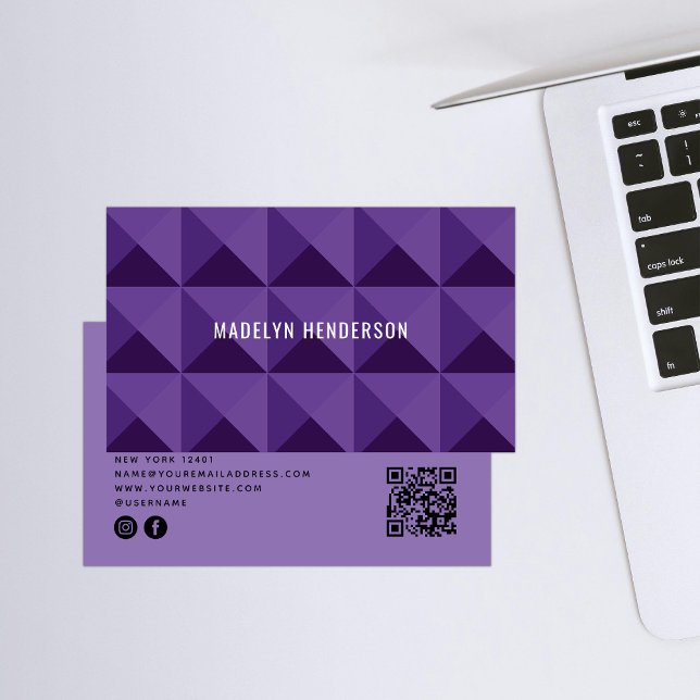 Geometric Modern Bold Abstrakt QR Code Lila Visitkort (Skapare uppladdad)