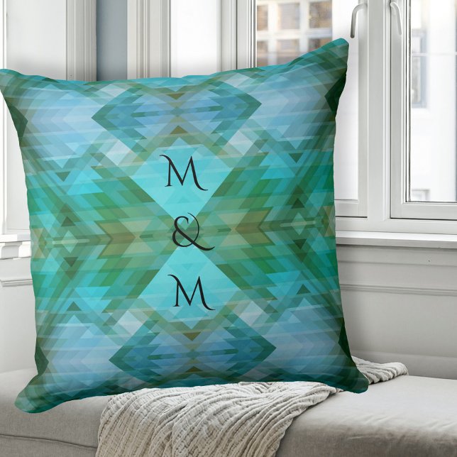 Geometric Mönster Mint Pillow för konsthantverk Kudde (Pillow featuring a geometric Aztec inspired pattern in mint, teal, turquoise with monogram)