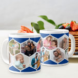 Geometric Photo Collage 9 Bild Blue Jumbo Mugg<br><div class="desc">Skapa din egen geometriska fotokollage med 9 av dina favoritfoton i familjen. Fotomallen är inställd för att du ska kunna lägga till bilder, arbeta i rader från lämnat till höger, för att skapa en bikaka mönster. Hexagondesignen är blå och vit - bläddra i butiken om du vill ha mer färg...</div>