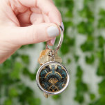 Geometrisk Elegant för Art Deco-Vintage Rund Silverfärgad Nyckelring<br><div class="desc">Fin konsthandling.Grymmande geometri,  stiliserad reflektor mönster i guld,  blå och svart.</div>