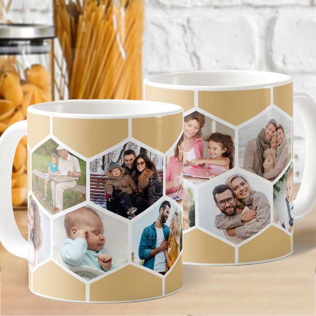 Geometrisk fotokollage 9 Bild 11oz Kaffemugg (Photo mug with 9 of your favorite pics and honey beige hexagon honeycomb pattern)