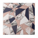 Geometrisk marinblå persikamarmor och rosa guld kakelplatta<br><div class="desc">Denna moderna och chic marinblått,  persika och svartvita marmor med fauxen den utskrivavna som rosa guld- triangeln skisserar,  är perfekta för den moderiktiga och stilfulla individen. Dess contemporary och trendiga design är underbara för många gåvor och tillfällen. Tyck om detta enkla och nätt tryck för ditt nästa köp!</div>