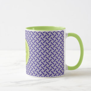 Geometrisk mönstermonogram för chic purpurfärga mugg