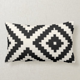 Geometrisk mönstersvart och kräm för sicksack lumbarkudde