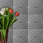 Geometrisk optisk Illusion, svart och vit Mönster Kakelplatta<br><div class="desc">Coolans unika dekorativa mönsterdesign med ett mosaiskt mönster i Oart stil som består av svarta och vita geometriska former.</div>