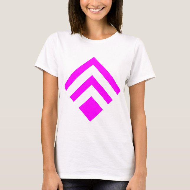Geometrisk pil 02 - Magenta Tee (Framsida)