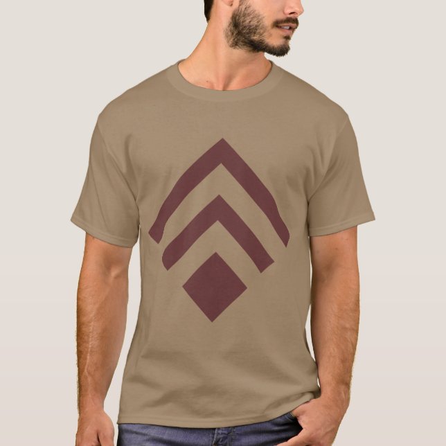 Geometrisk pil 02 - Mörk Brown Tee Shirt (Framsida)