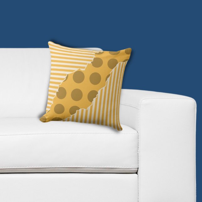 Geometrisk Rand och punkter i sommarGulten Kudde (Summer Yellow Geometric Layered Stripes & Dots Throw Pillow)
