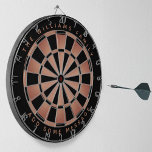 Geometrisk Rosa för eget namn för elegant Black Ro Darttavla<br><div class="desc">En klassisk ritbordsdesign med alternerande svart och faux-trianglar ro guld. Ovanför och nedanför finns namn och ett meddelande i form av bågstext,  med versaler för rosa.</div>