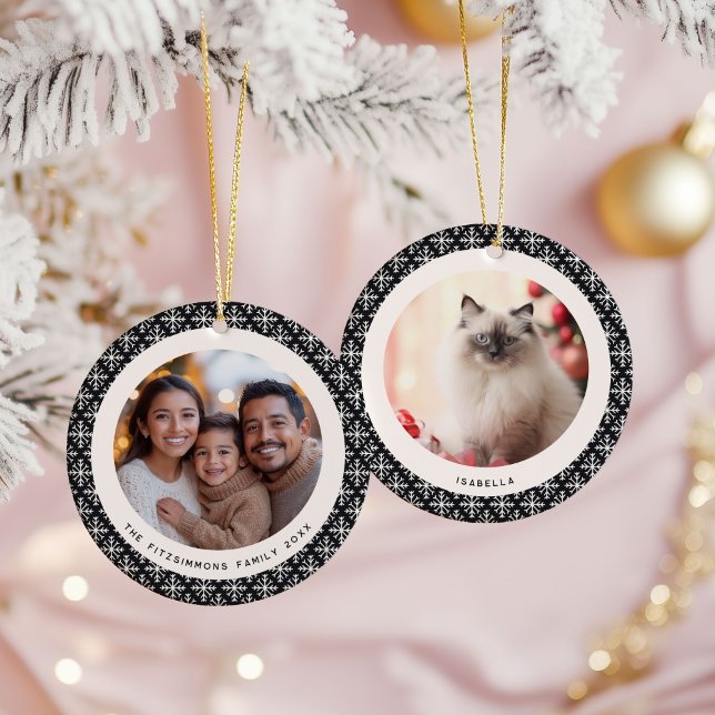 Geometrisk svart och vit skandinavisk 2 bilder julgransprydnad keramik (Neutral Snowflake Modern 2 Photos Christmas Ornament black)