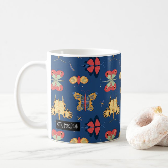 Geometriska fjärilar på blått kaffemugg (Med munk)
