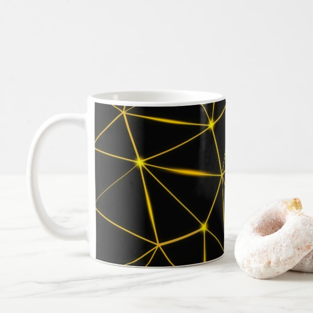 Geometriska svarta trianglar guld linjer kaffemugg (Med munk)