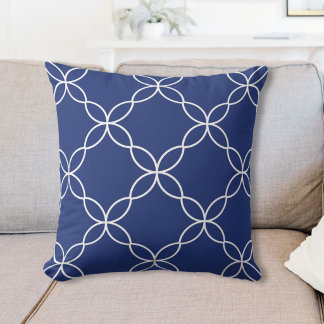 Geometriskt blomflätningsmönster blått vitt kudde