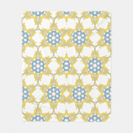 Geometriskt Mönster i Gult, vitt och blått. Fleecefilt