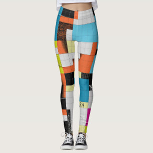 Geometriskt mönstrad och färglös leggings