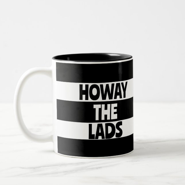 Geordie Howay Lads Newcastle på Tyne Fotbal Två-Tonad Mugg (Vänster)