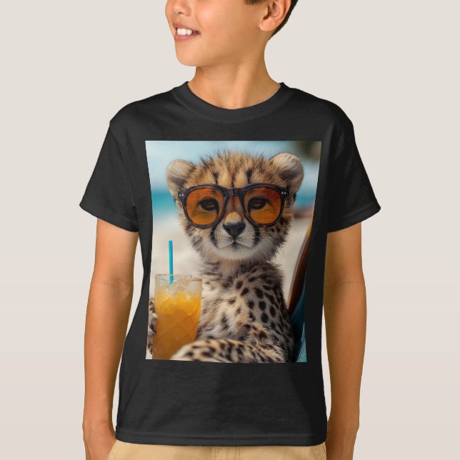 Gepard mit entspannter Strandstimmung T Shirt (Framsida)
