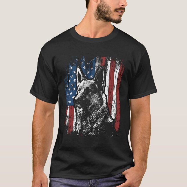 Ger Shepherd 4:e juli American Flagga T Shirt (Framsida)