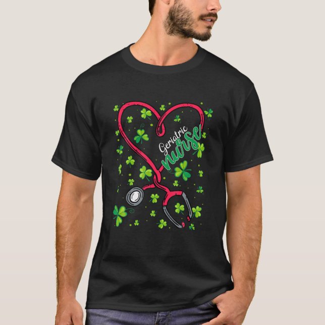 Gerionic Nurse St patricks day Kärlek Stethoscope  T Shirt (Framsida)