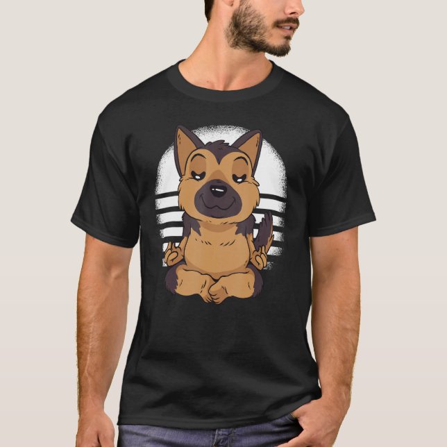 German Shepherd yoga meditation meditate Funny dog T Shirt (Framsida)