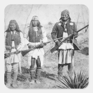 Geronimo och tre av hans Apache krigare, 1886 (b Fyrkantigt Klistermärke
