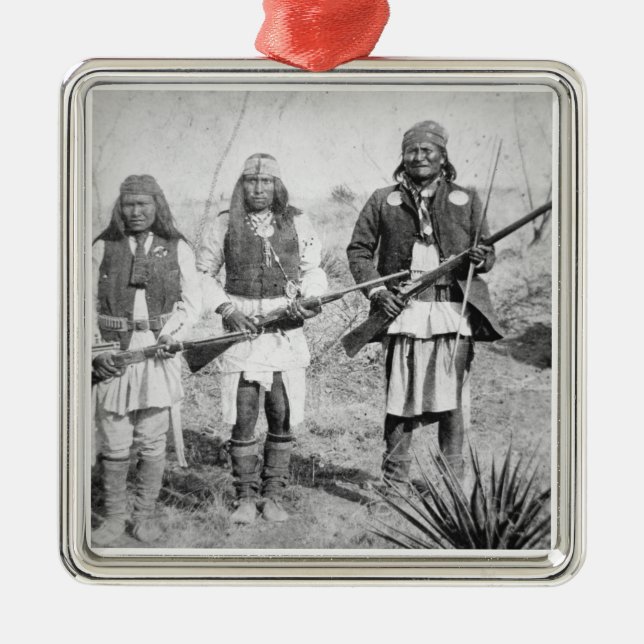 Geronimo och tre av hans Apache krigare, 1886 (b Julgransprydnad Metall (Framsidan)