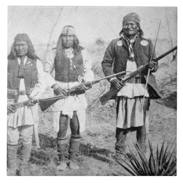 Geronimo och tre av hans Apache krigare, 1886 (b Kakelplatta (Framsidan)