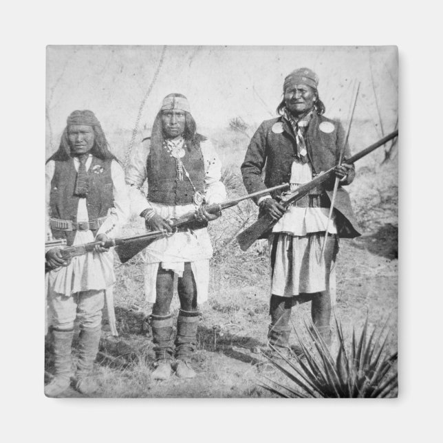 Geronimo och tre av hans Apache-krigare, 1886 (b) Magnet (Framsidan)