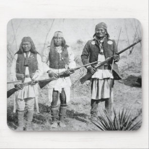Geronimo och tre av hans Apache krigare, 1886 (b Musmatta