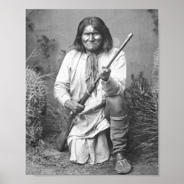 Geronimo with Rifle 1886 Vintage Indian Poster (Framsidan)