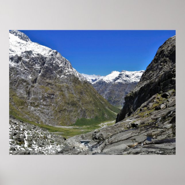 Gertrude Valley Poster (Framsidan)