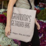 Getaway Bag från barnbarn Tygkasse<br><div class="desc">Den här designen har skapats genom digital grafik. Det kan vara personlig i området att tillhandahålla eller anpassa genom att klicka för att anpassa ytterligare alternativ och ändra namn, initialer eller ord. Du kan också ändra texten färg och stil eller ta bort texten för en bilddesign. Kontakta mig på colorflowcreations@gmail.com...</div>