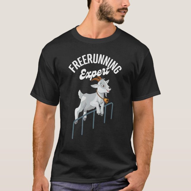 Gethoppande frirännande expert gårdsdjur get   t shirt (Framsida)