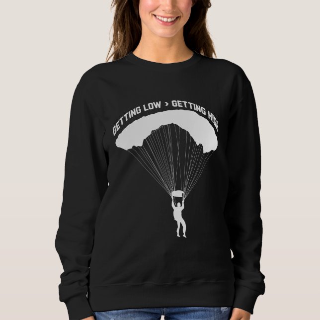 Getting Low For Skydivers Parachuting Skydiving T Shirt (Framsida)