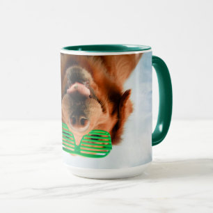 Getty avbildar den hunden med exponeringsglas mugg