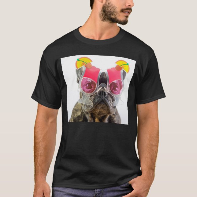 Getty avbildar den | hunden med t shirt (Framsida)