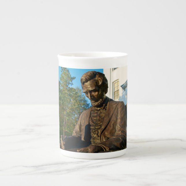 Gettysburg högskola - Abraham Lincoln minnesmärke Benporslin Mugg (Framsidan)